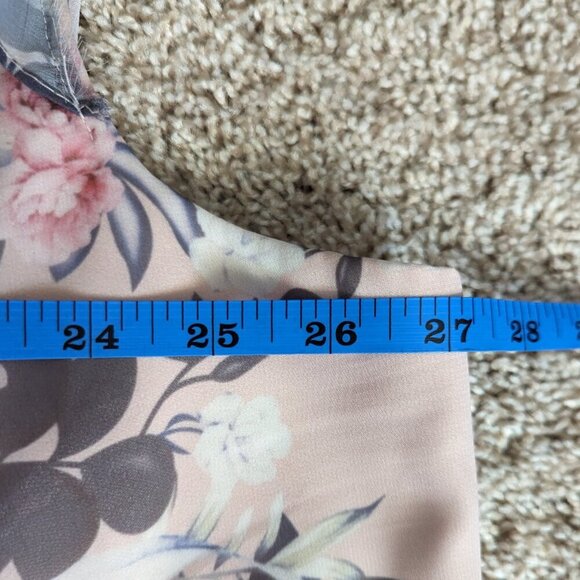 Chic Floral Midi Dress in Pink - Picture 8 of 12